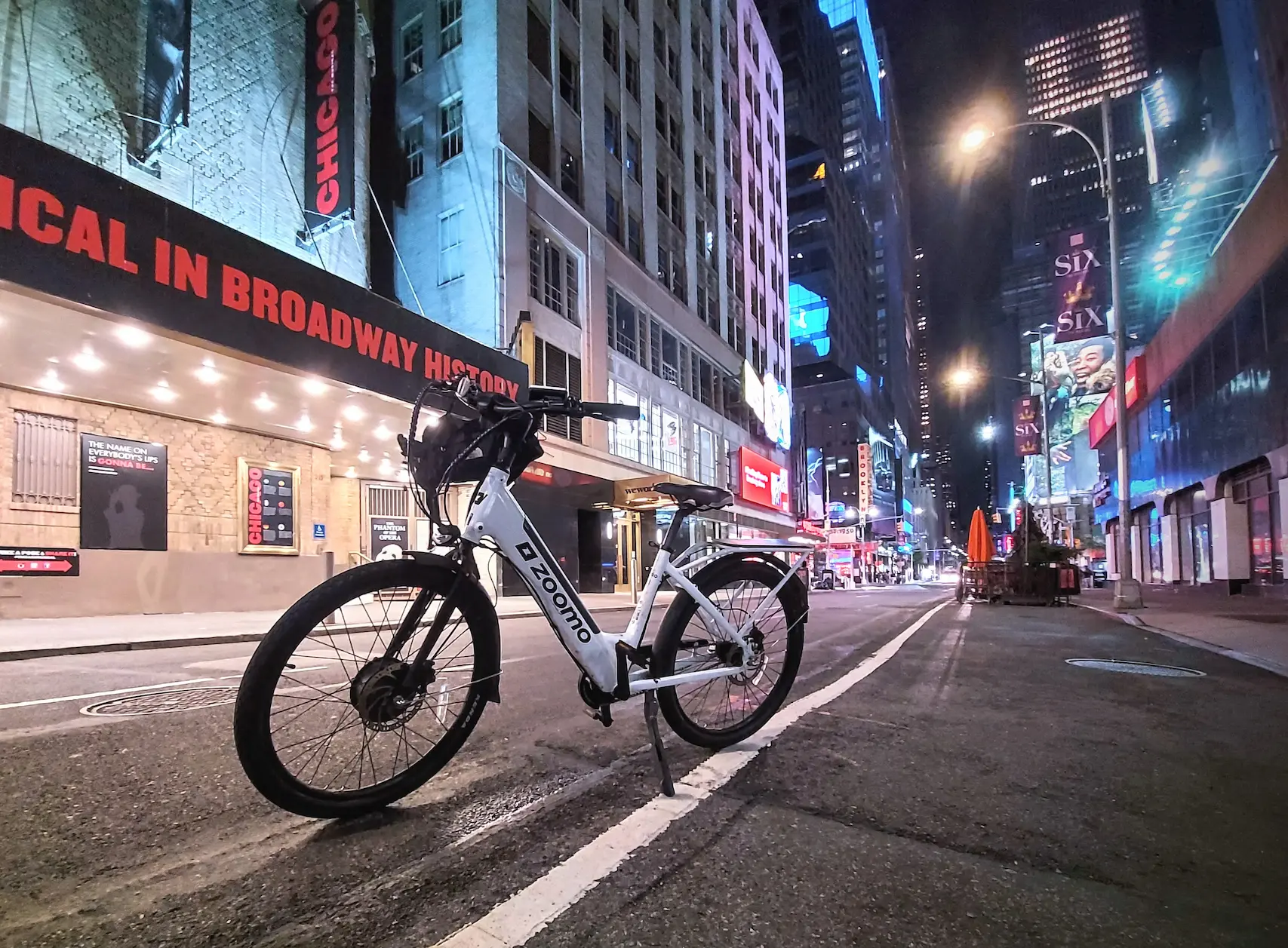 zoomo e-bike and rider